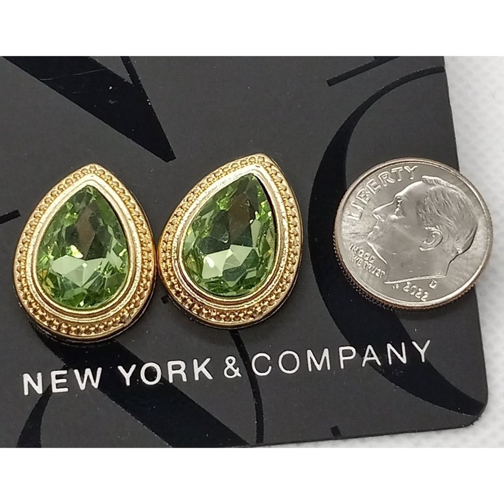 New York & Company Peridot Color Tear Drop Gold Tone Post‎ Earrings NEW - Picture 4 of 5
